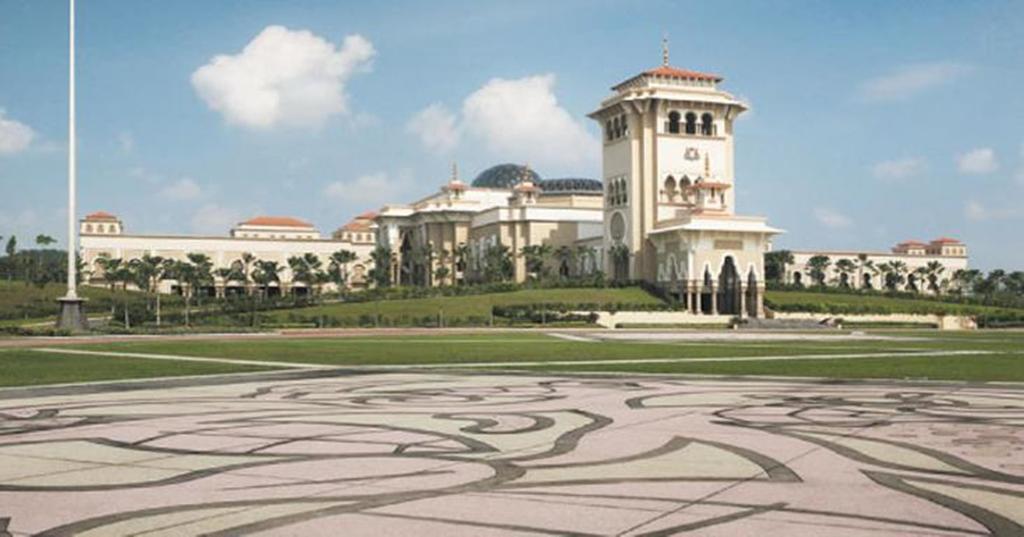 Here Hotel Skudai Exterior photo