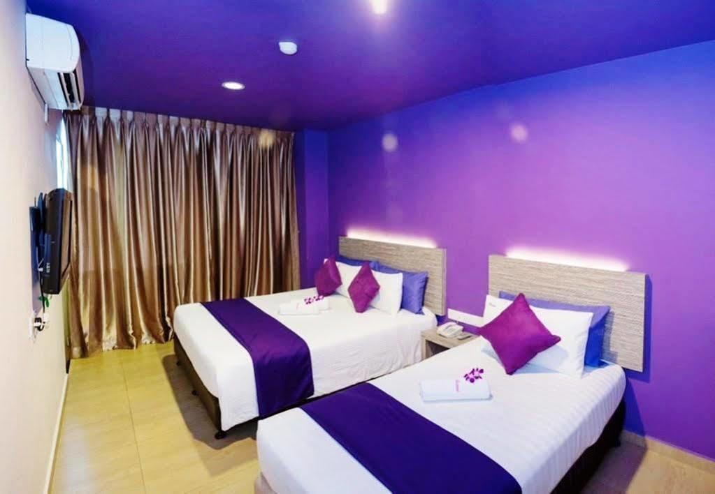 Here Hotel Skudai Exterior photo