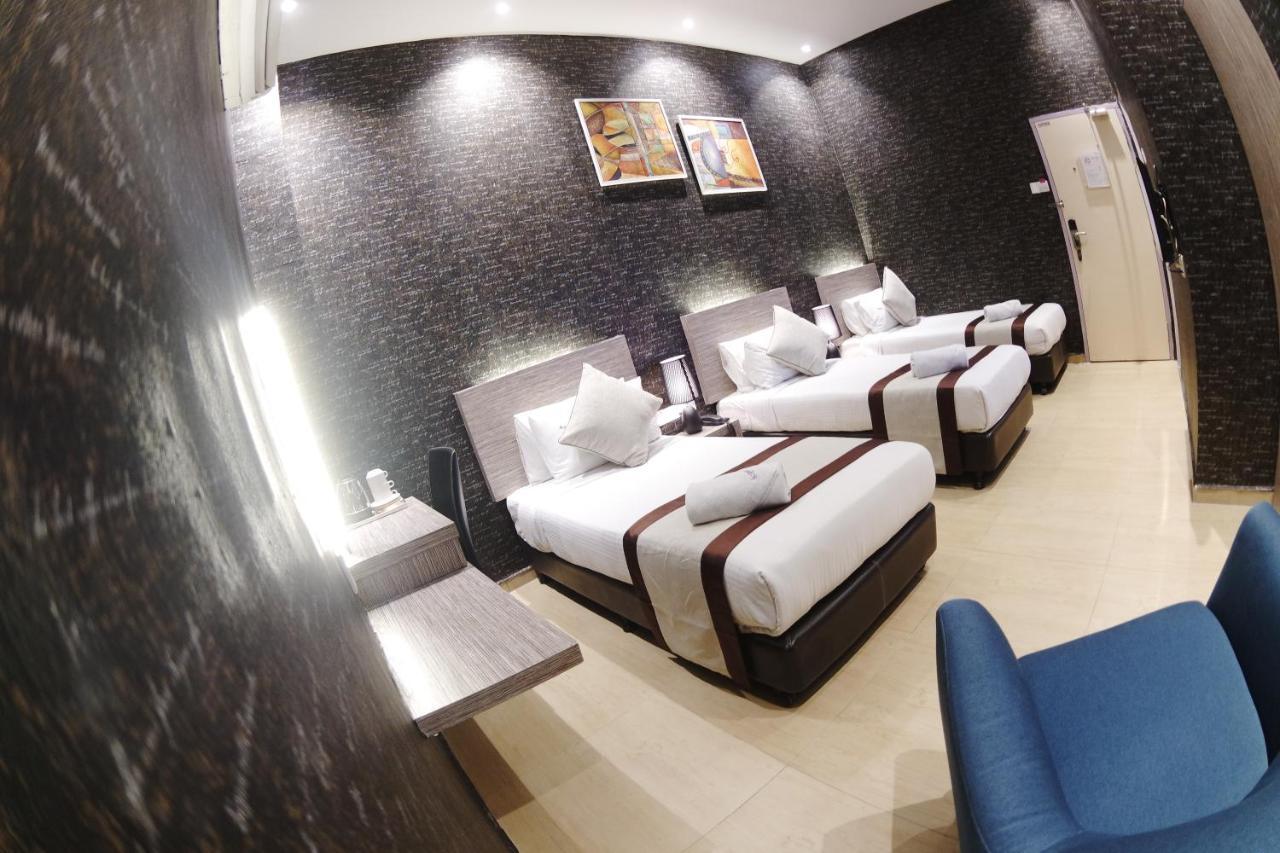 Here Hotel Skudai Exterior photo