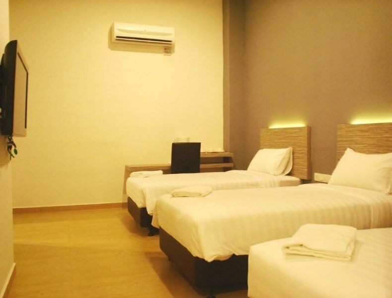 Here Hotel Skudai Exterior photo