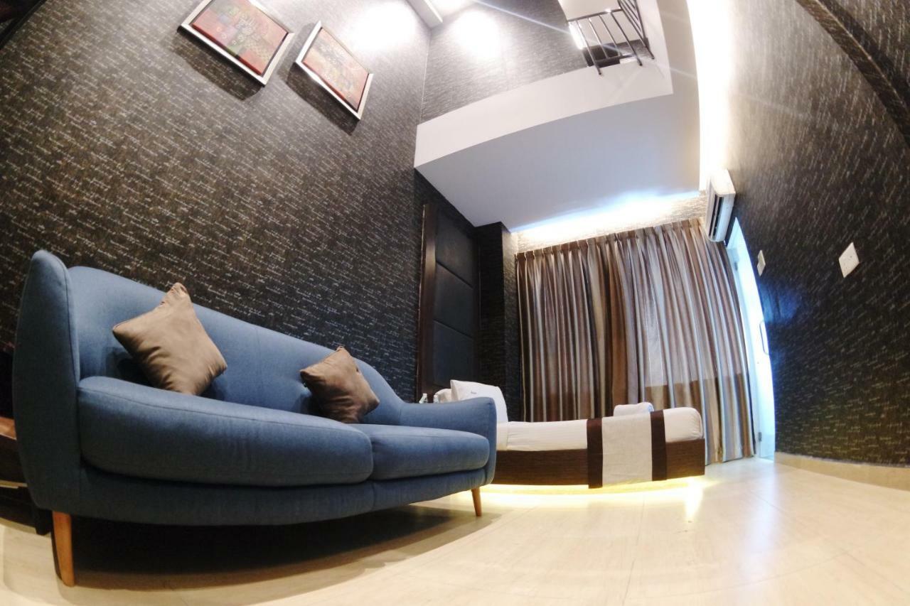 Here Hotel Skudai Exterior photo
