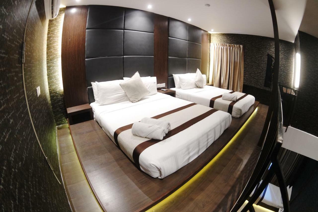 Here Hotel Skudai Exterior photo
